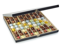 Tr&aelig;&aelig;ske Sort, 81 stk Marcipan&aelig;g-/Luksus&aelig;g-/Belgiske Fugle&aelig;g, 810 g.