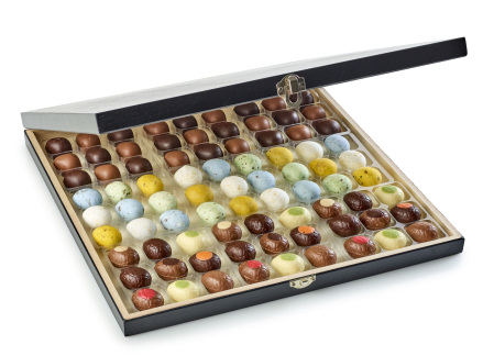 Tr&aelig;&aelig;ske Sort, 81 stk Marcipan&aelig;g-/Luksus&aelig;g-/Belgiske Fugle&aelig;g, 810 g.